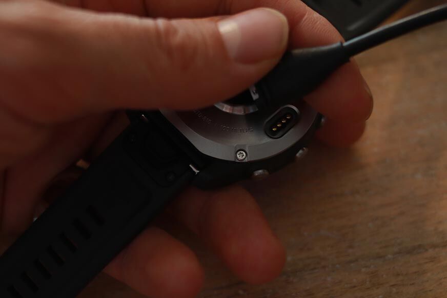 Зарядка Garmin Fenix 7.